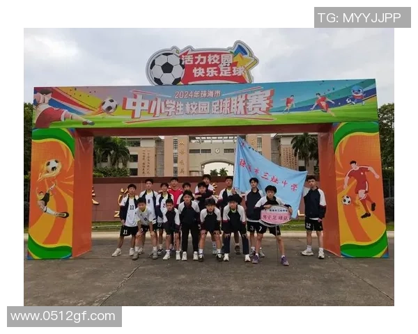 立志成为足球球星点燃梦想奔向绿茵场挥洒青春书写辉煌未来