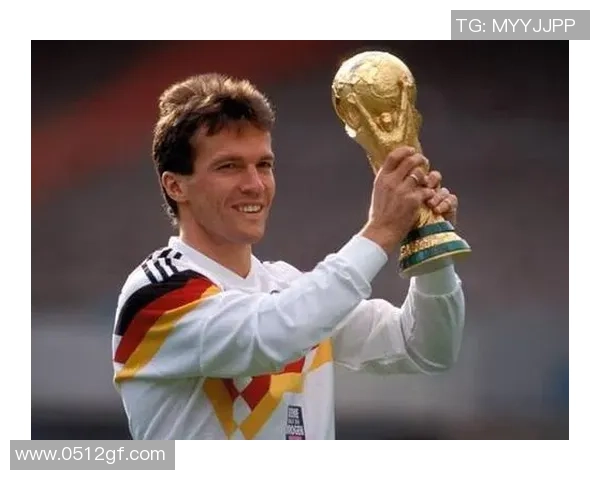 足球历史上的十大经典球星风采：回顾传奇人物的辉煌瞬间与伟大成就