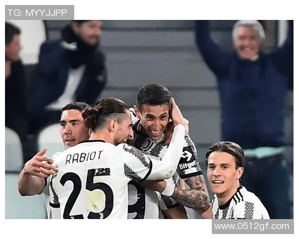 足球场上的英雄对决：球星与球迷激烈争锋引爆全场激情