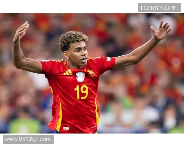 足球星光璀璨 聚焦足坛巨星风采 展现绿茵场上的英雄本色