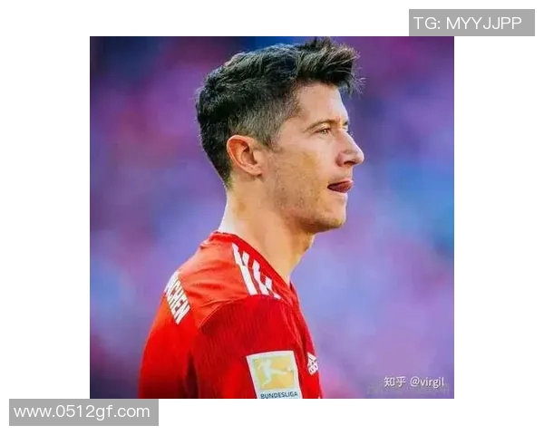 从足球小子到球场偶像 他长大后竟成了最帅的足球明星 从足球小子到球场偶像 他长大后竟成了最帅的足球明星